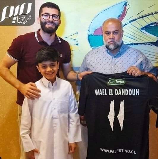 نادي بالستينو التشلي يهدي وائل الدحوح قميصه