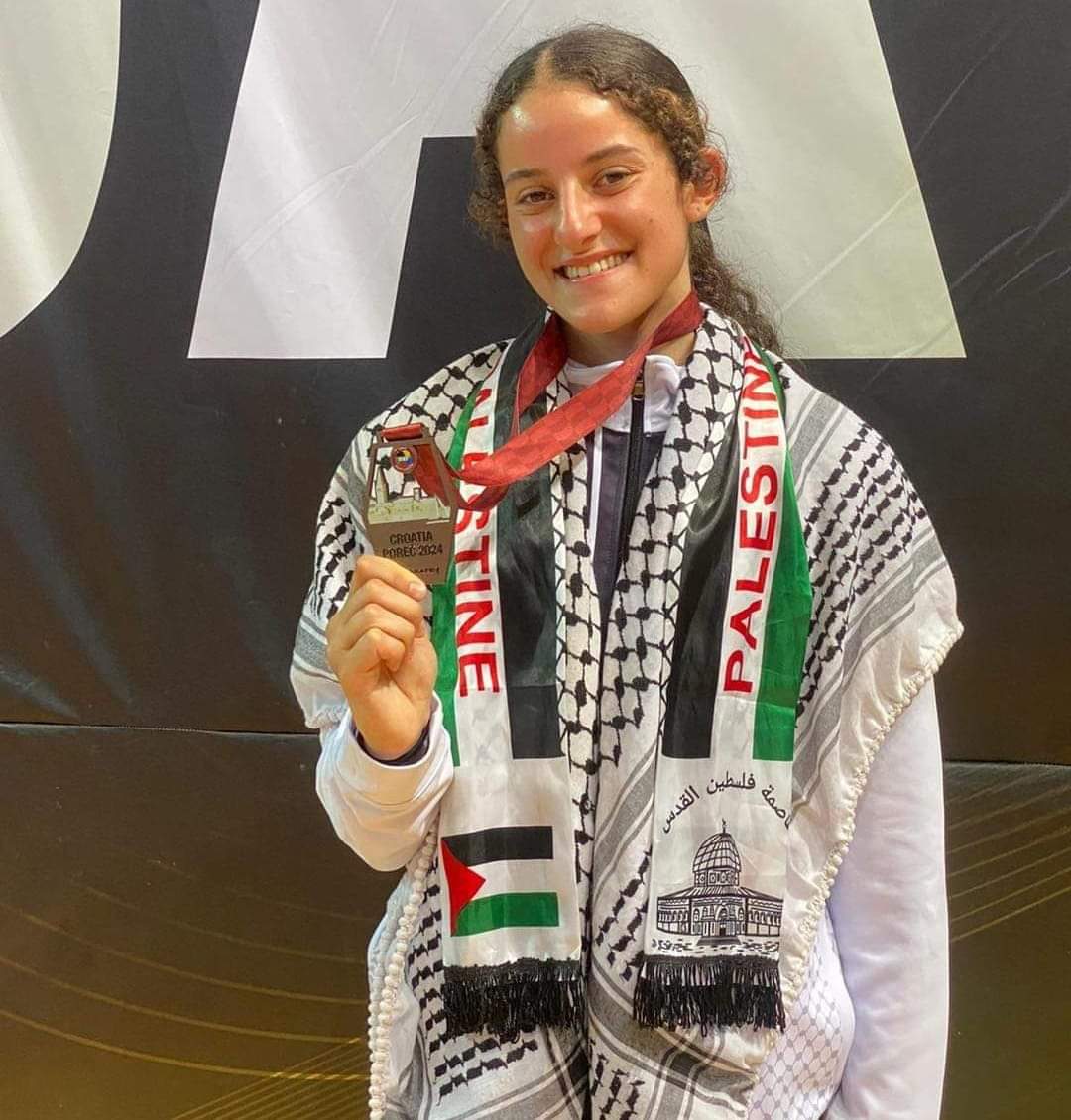 الفلسطينية مريم بشارات تتوج ببرونزية بطولة الدوري العالمي للكاراتيه في كرواتيا