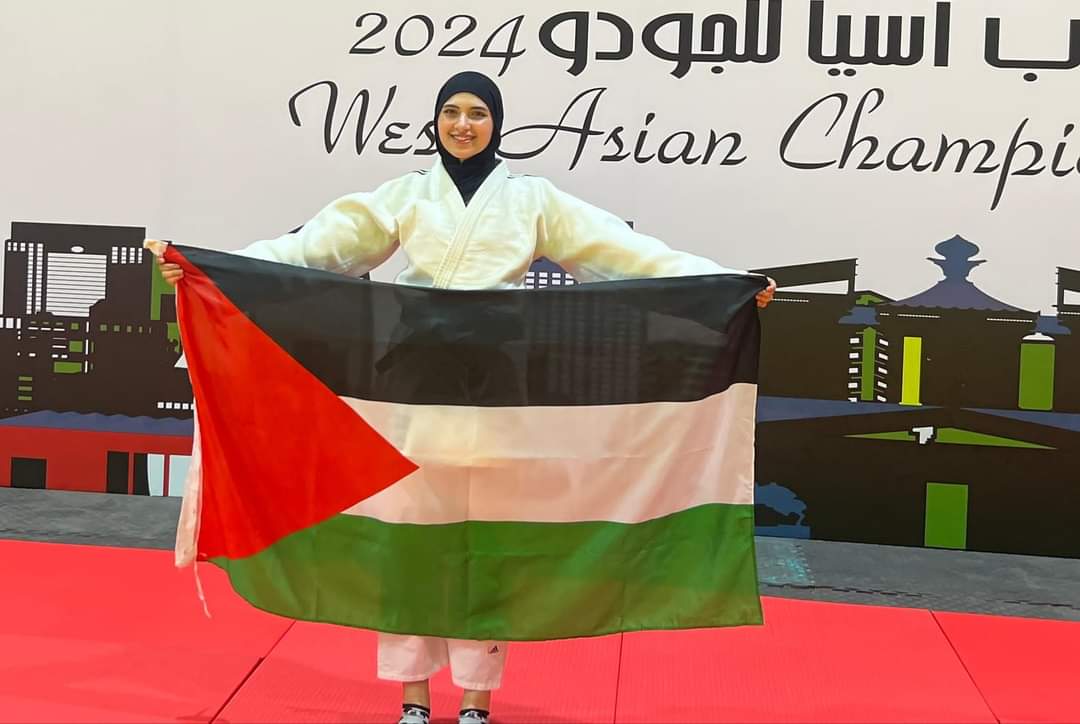 لاعبة هلال القدس للجودو تحصل على ميدالية فضية في غرب اسيا